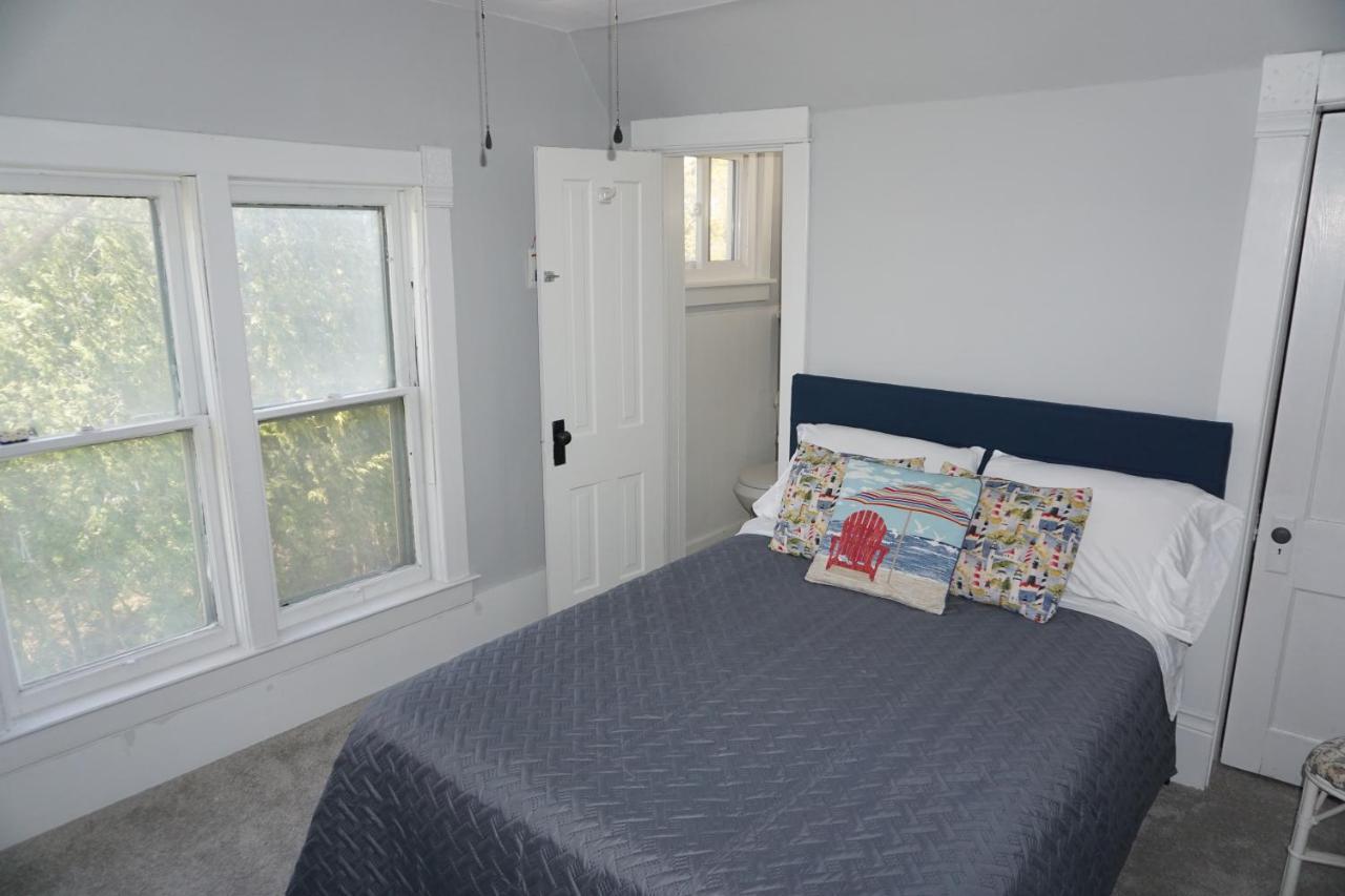 Charlevoix House - The Northside Bed and Breakfast Exteriör bild