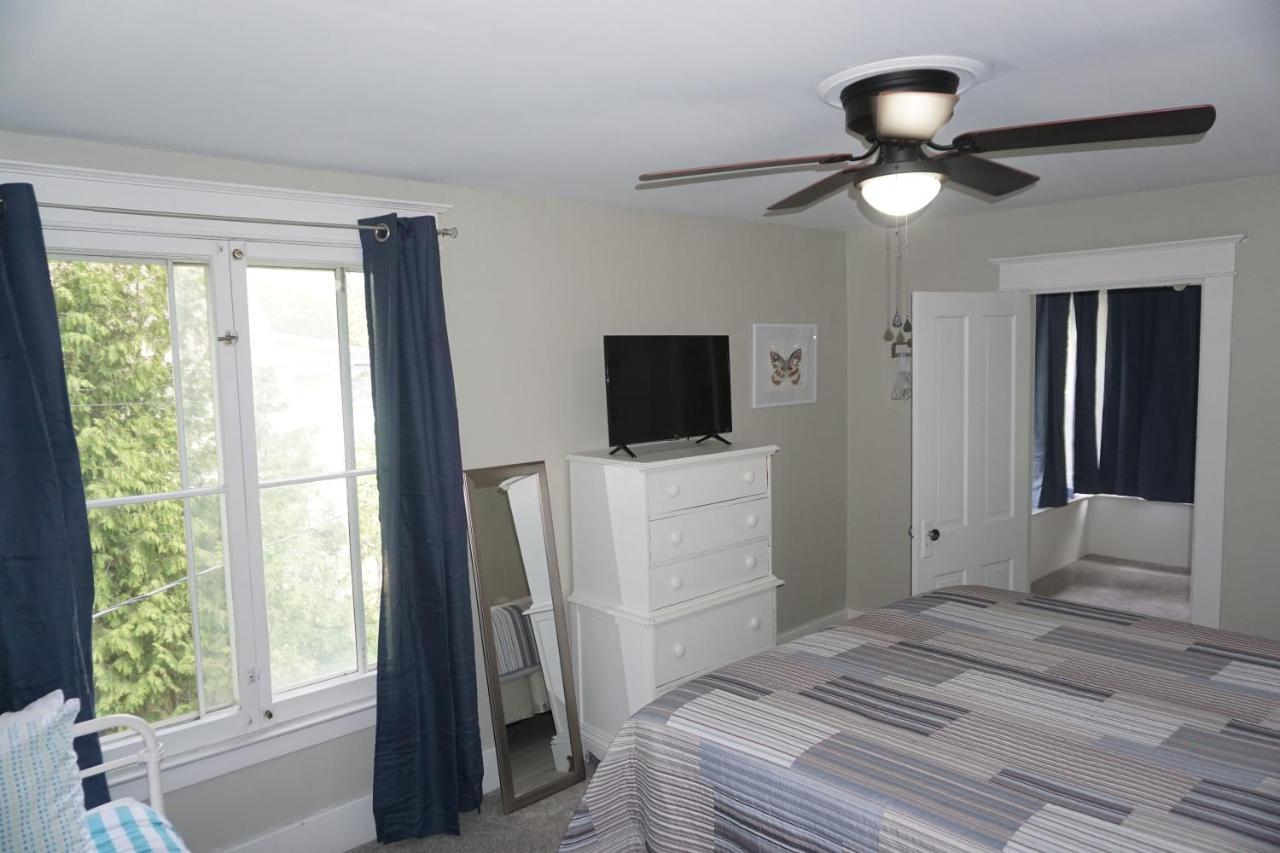 Charlevoix House - The Northside Bed and Breakfast Exteriör bild
