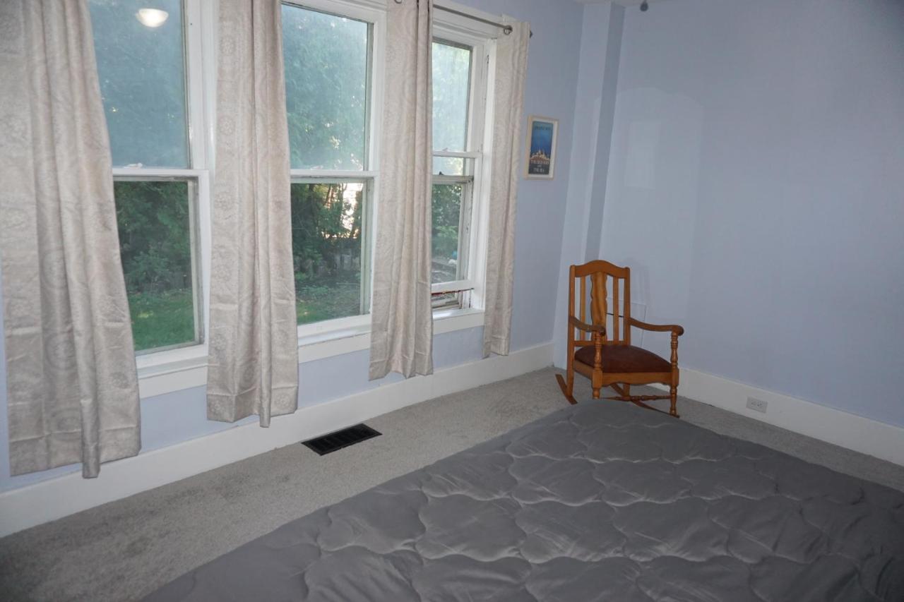 Charlevoix House - The Northside Bed and Breakfast Exteriör bild